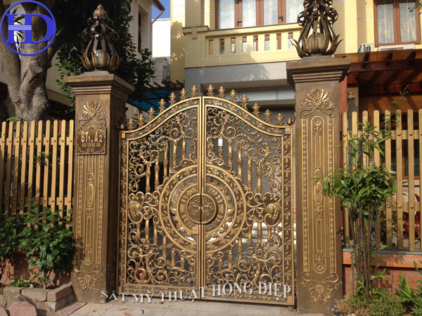 mẫu cửa cổng mang phong cách Á Đông